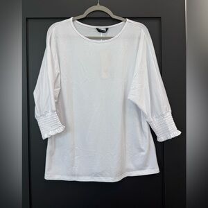 NWT Dokotoo White T-shirt Blouse with Ruched 3/4 Sleeves Size L